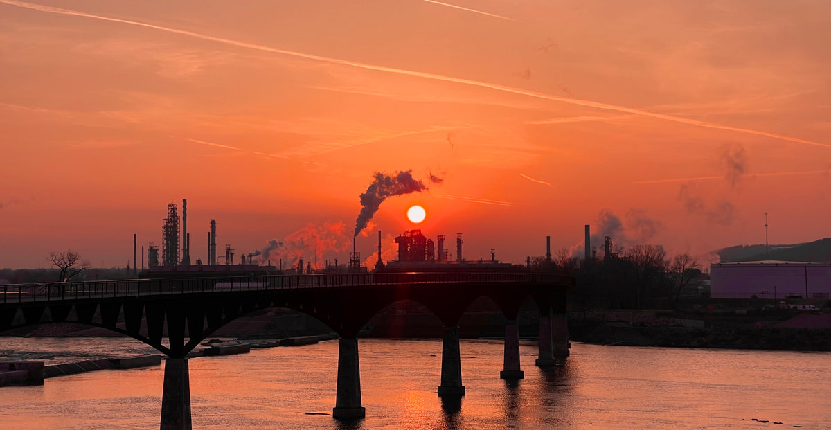 Photo of of a refinery by Seth Jennemann.